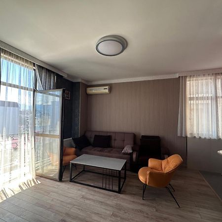 Apartament On Rustaveli Batoumi Extérieur photo
