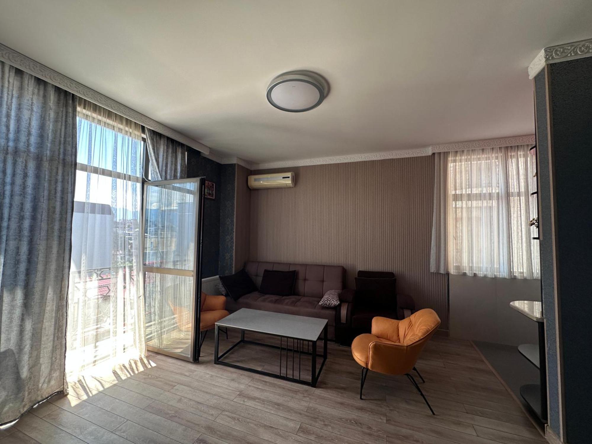 Apartament On Rustaveli Batoumi Extérieur photo